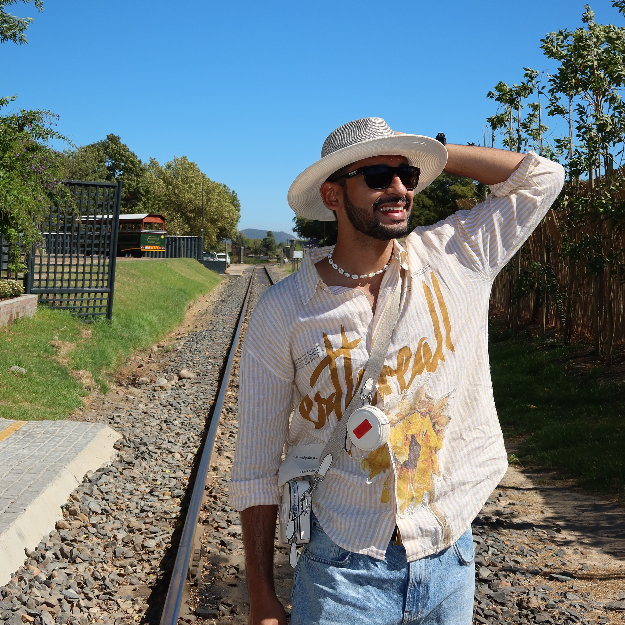 Esthreall ClaspedIn Twill Linen