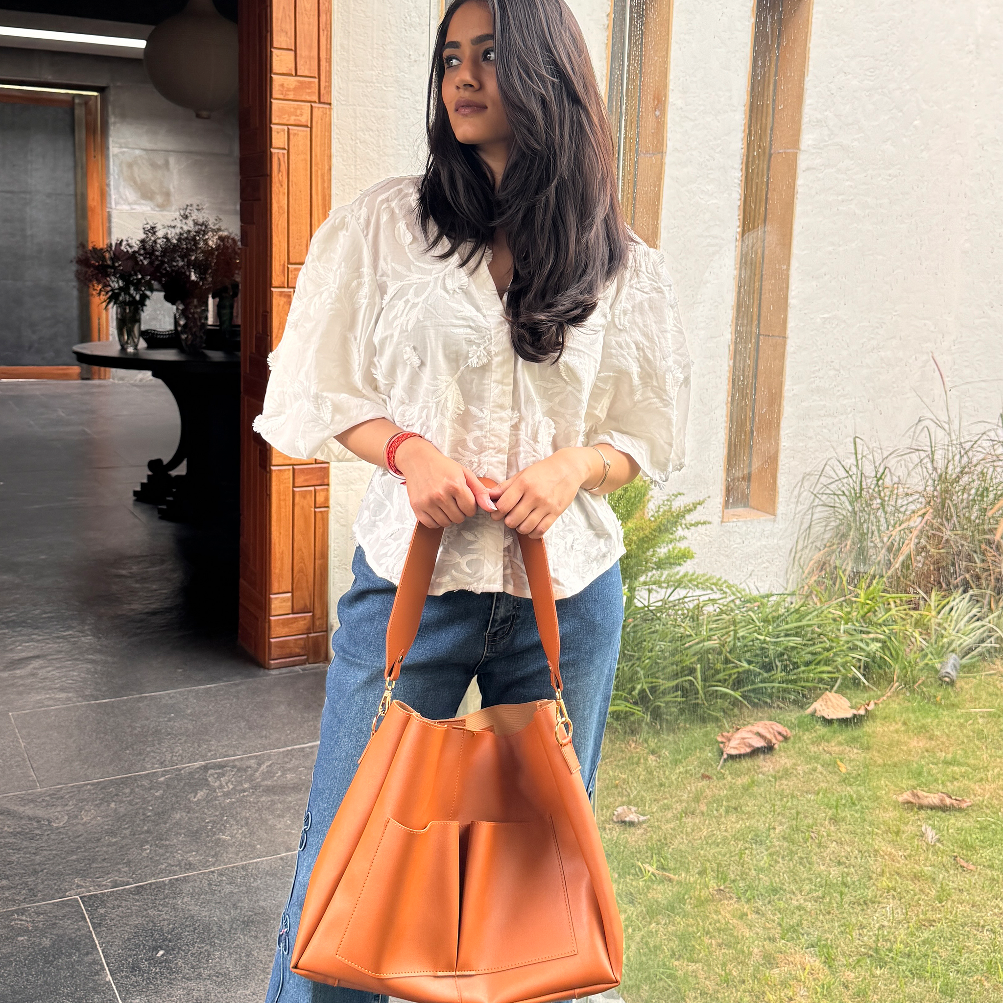 Label Jenn Pocket Tote 3.0 in Tan