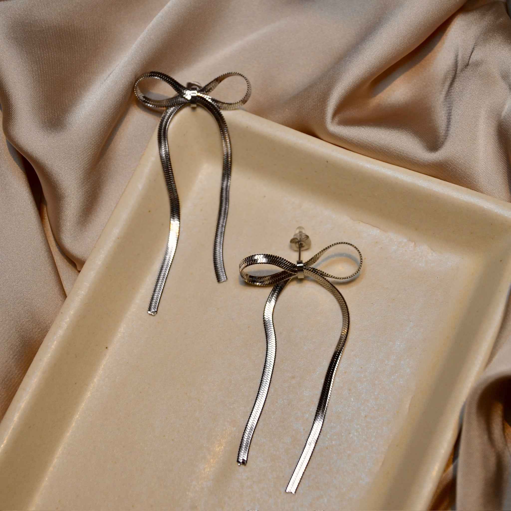 Pack of 2 Bow Earrings - Gold and Silver