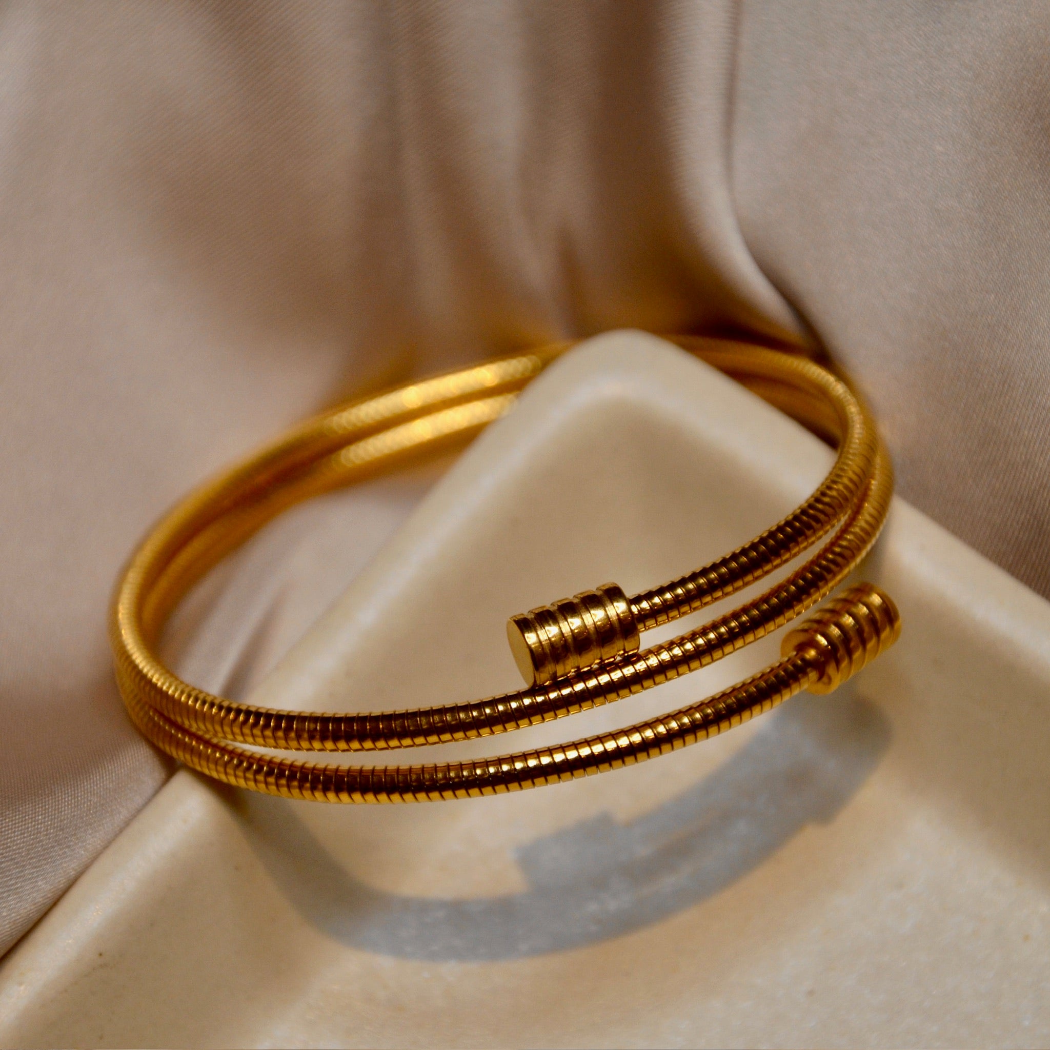 Snap Gold Bangle Braclet