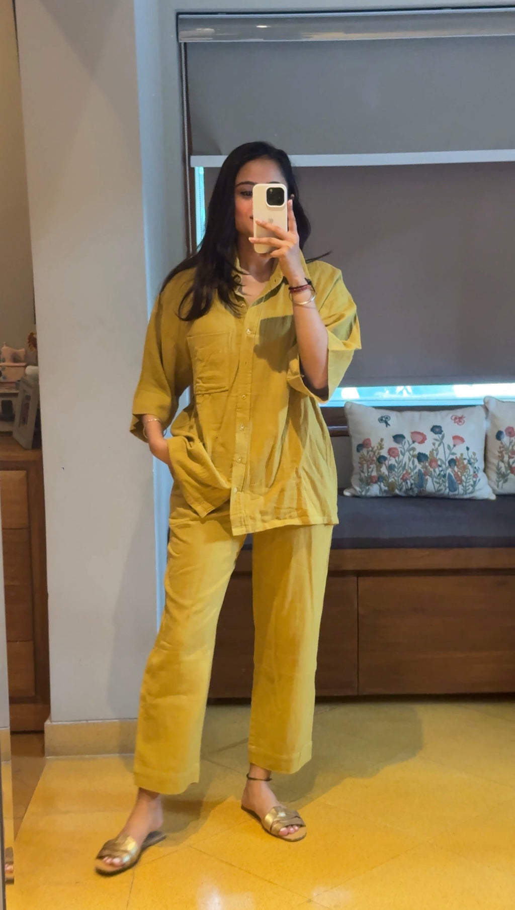 Kari by Preeti Singhal Lana Set
