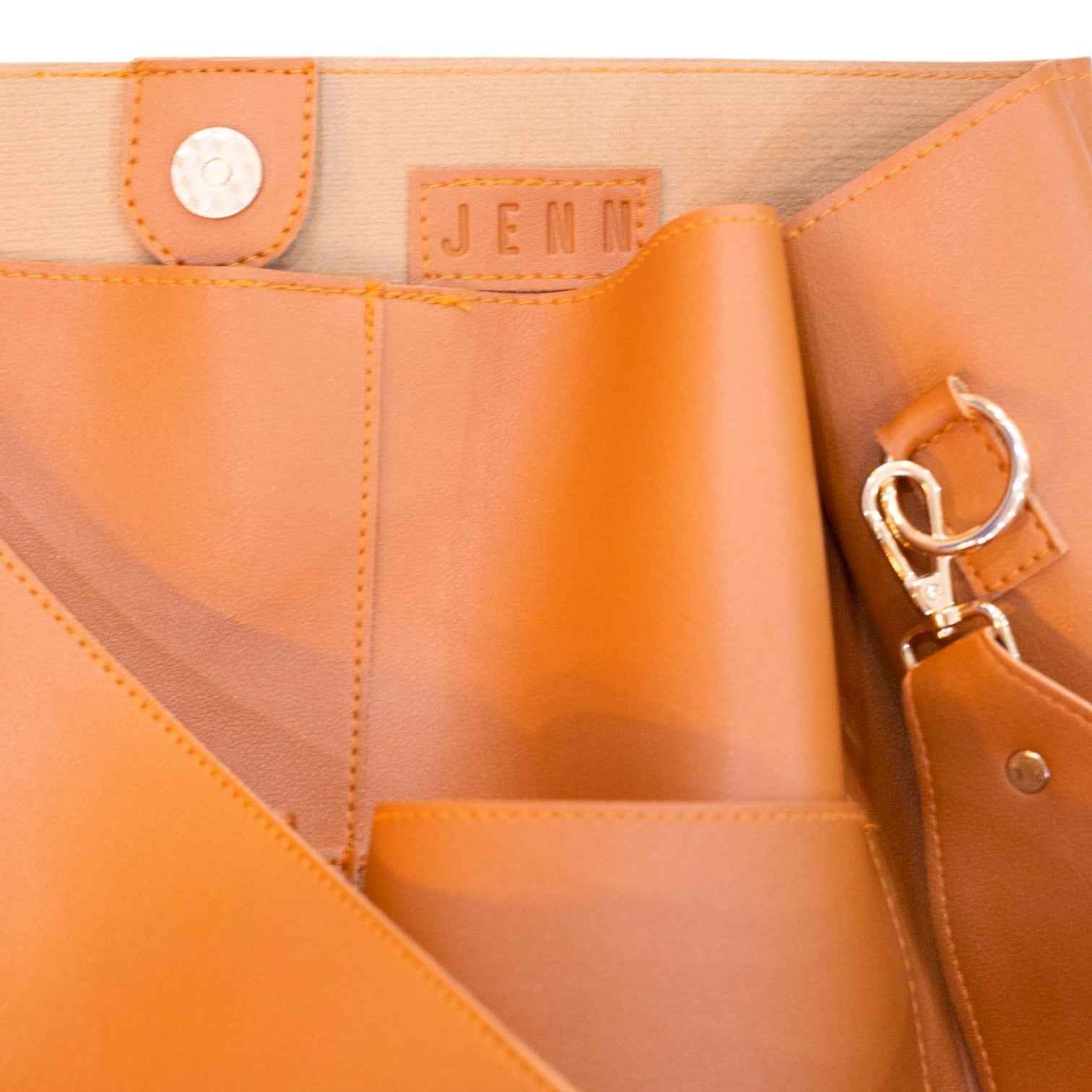 Label Jenn Pocket Tote 3.0 in Tan