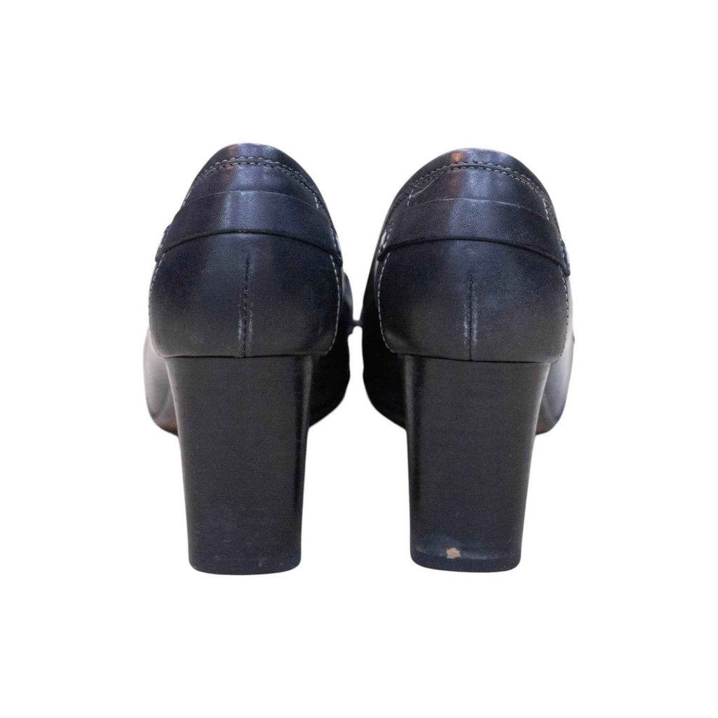 Salvatore Ferragamo Black Leather Gancini Loafer Pumps