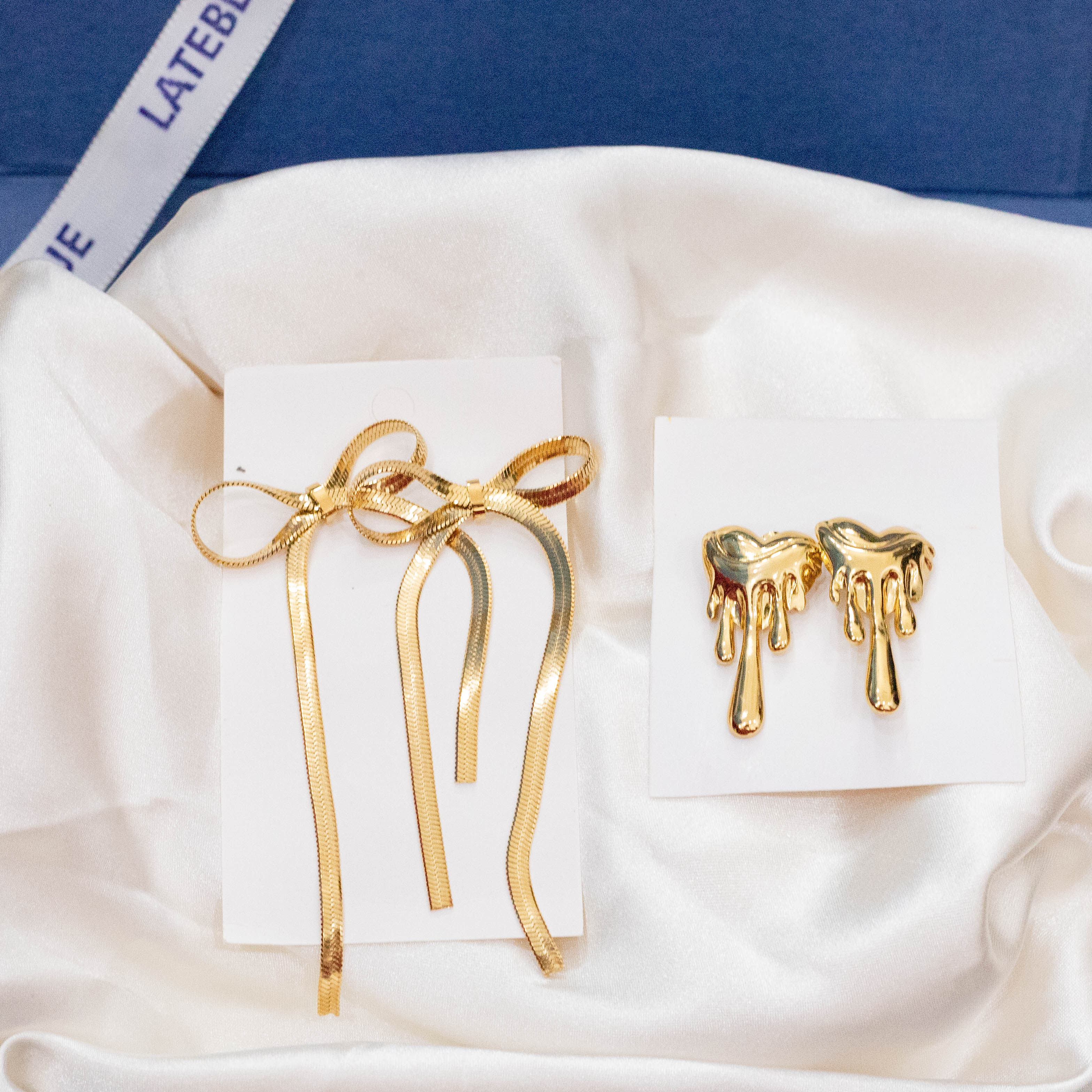 Pack of 2 Gold Bow & Heart Drip Earrings