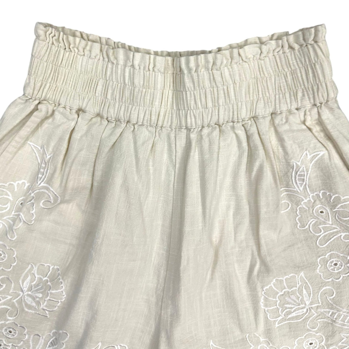 Style Island High Waisted Embroided Frida Shorts