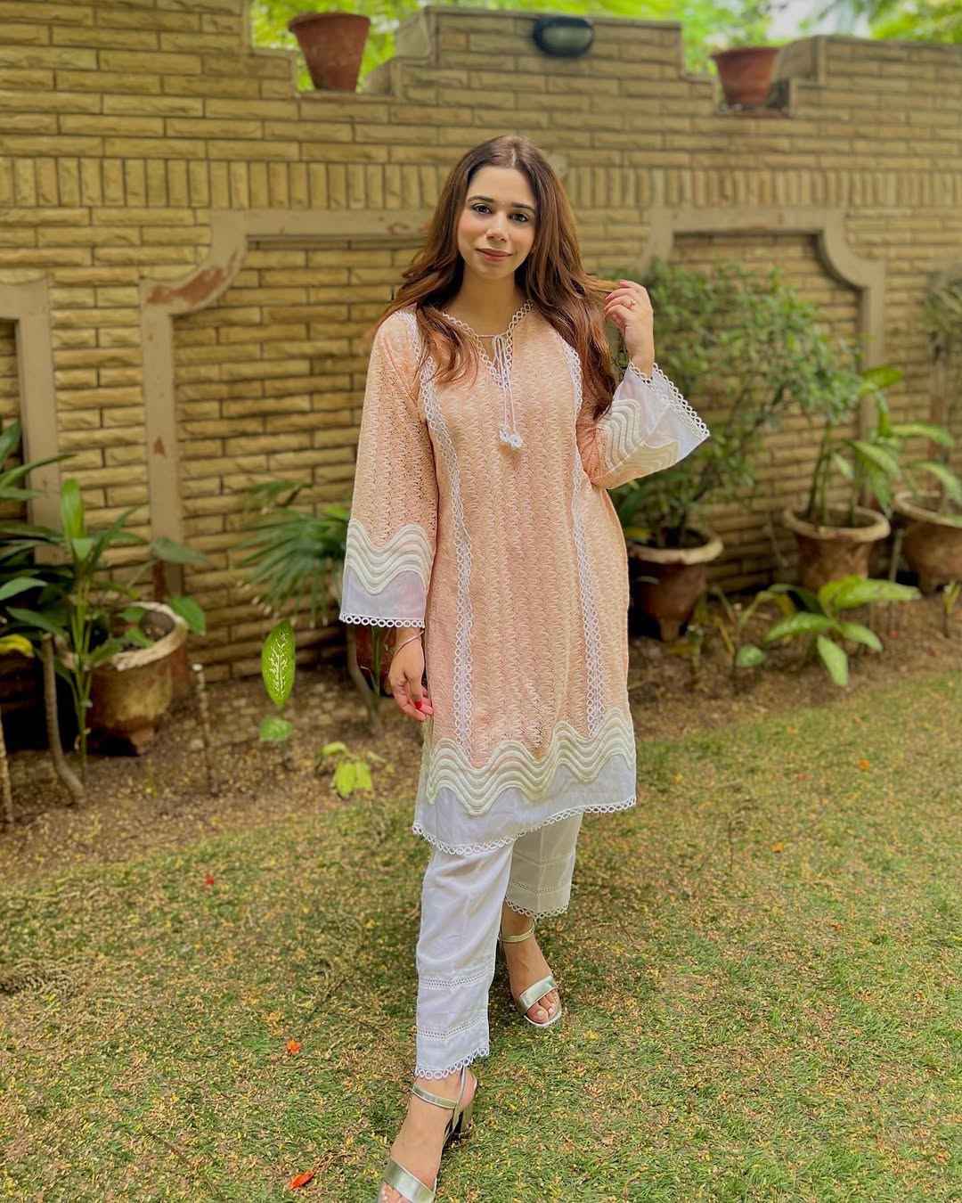 Chakkraa Gulab Kurta